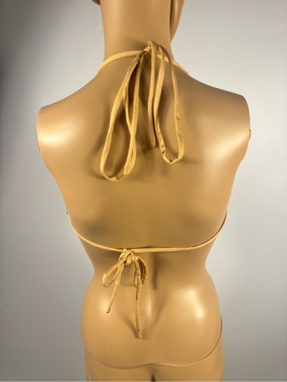 AKIRA Gold Sequin Chainmail Halter Top – NWT - Picture 4 of 5